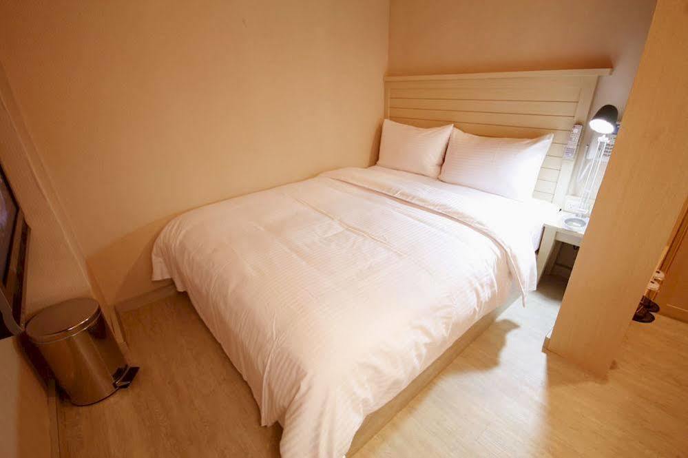 Royal Group Hotel Xiong Zhong Branch Гаосюн Екстер'єр фото
